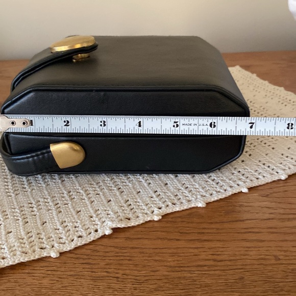 Andre’ Vintage Black Faux Leather cross Body Bag Gold Hardware - Picture 8 of 12